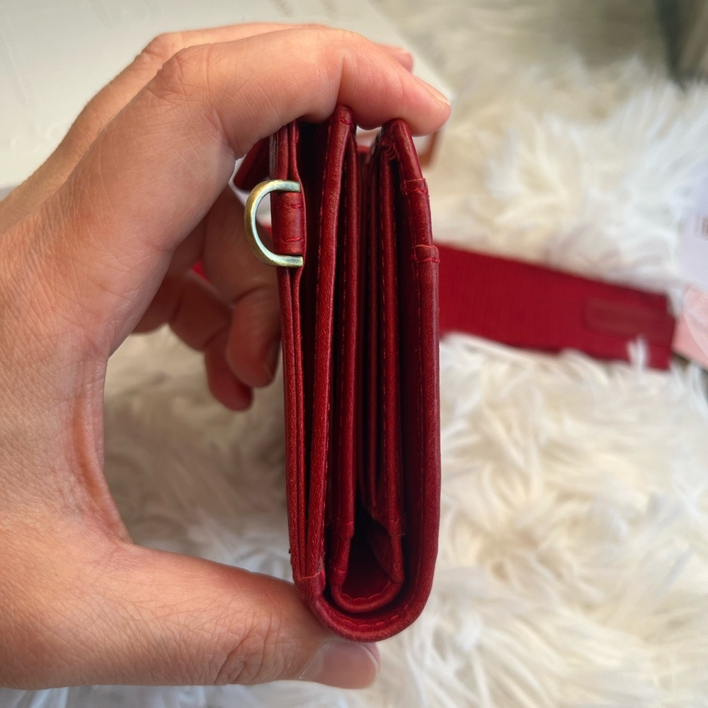 Andar Lo Leather Compact Wallet in Red - Picture 10 of 13